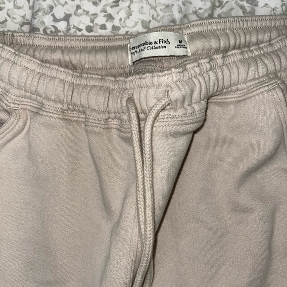 Abercrombie tan sweat pants size Medium - Picture 2 of 6